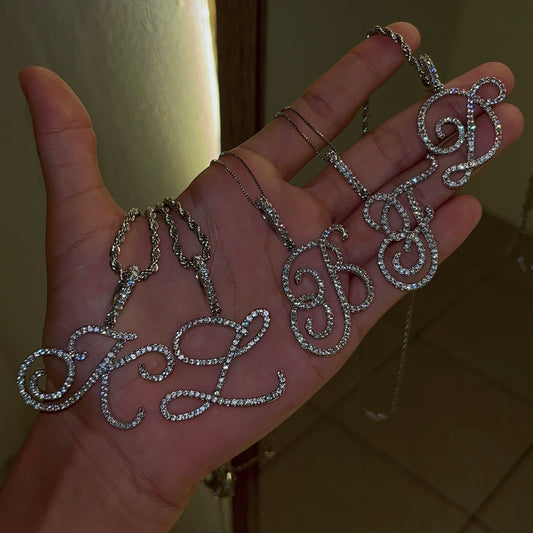 Inicial Cursiva | Collar